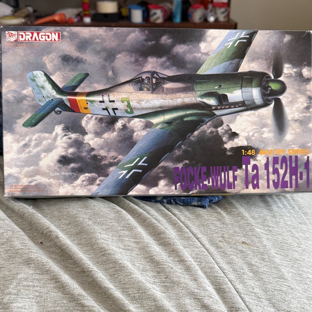 Dragon Focke-Wulf Ta 152H-1 Model Kit - Green